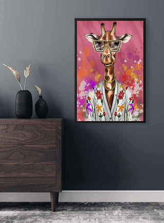 Colorful giraffe in sunglasses and a floral suit, displayed in a modern room setting. Miami Vice Giraf Plakat.